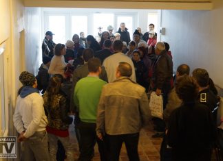 Primaria este plina dupa ora 15.00 cu persoane venite la audiente.