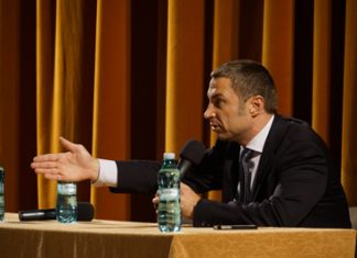Intrevedere cu reprezentanţii locali ai comunităţii de rromi din localitate