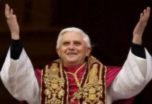 Papa Benedict al XVI-lea demisioneaza după opt ani