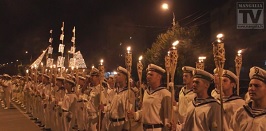 Defilare cu torte la Mangalia de Ziua Marinei (video)