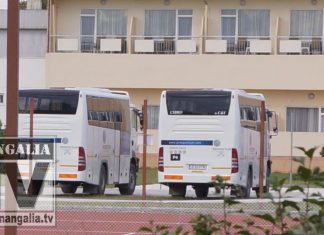Au inceput prospectiunile pentru gazele de sist chiar sub nasul nostru ! Zeci de masini, autobuze si o armata de oameni din tara !