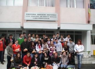 Voluntari ai Liceul “Ion Banescu” in actiune.