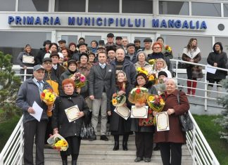 Vârstnicii Mangaliei, premiaţi de municipalitate