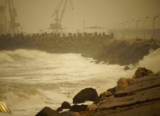 Furtuna pe mare in zona Mangalia