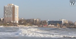 Soare si valuri la Mangalia