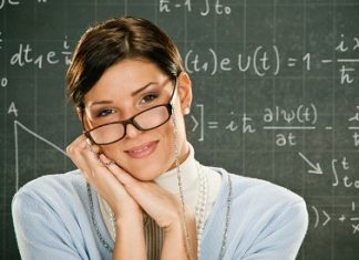 Profesorii vor primi 700 de lei pentru dezvoltare profesionala.