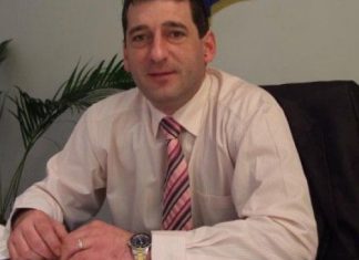 Primarul municipiului Beiuş, Nicolae Domocos, retinut 24 de ore pentru luare de mita