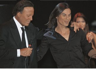 Surpriza uriașă rezervată doar publicului din România: JULIO IGLESIAS va cânta pe aceeași scenă cu fiul său