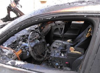 Preveniţi incendiile la autoturisme