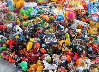Zeci de mii de jucării contrafăcute au fost confiscate de politistii de frontiera