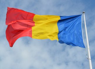Marinarii militari participă la ceremoniile dedicate Zilei Drapelului Național, în garnizoanele Constanța, Brăila, Mangalia, București, Tulcea și Babadag