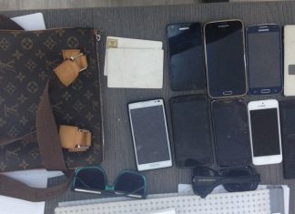 “Omul” cu telefoanele.