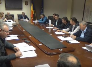 Toate proiectele de pe ordinea de zi au fost votate, in liniste, de consilierii locali.