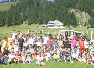 „VREAU SĂ AJUT!” – campanie initiata de subfiliala Crucea Roşie Mangalia şi Grădiniţ nr. 3 pentru copiii din Valea Plopului