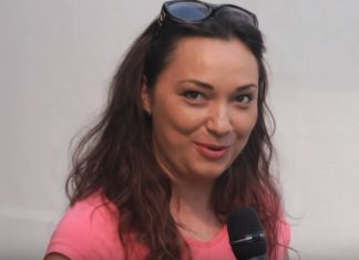 Actrita Diana Iarca ne invita la Teatrul de Vara Jupiter
