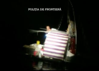 Bărbat din Belarus care plutea pe o barcă improvizată, pe Marea Neagră, salvat de poliţiştii de frontieră din Mangalia