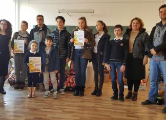 TUZLA: 1600 de zambete oferite de elevii Şcolii Gimnaziale nr.1 Tuzla