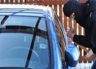 Tineri din Mangalia, acuzati ca au furat un autoturism si au condus fara permis