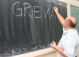 Elevii se opun posibilei greve a profesorilor