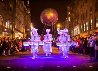 Cele mai spectaculoase trupe de teatru de stradă din Europa ajung la Constanţa! Incepe Festivalul Internațional de Stradă ART DISTRICT