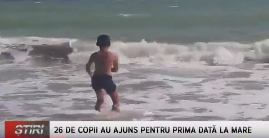 copii la mare