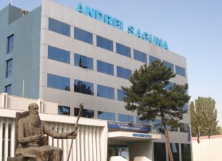 Lansare de carte la Universitatea „Andrei Şaguna”: Bălăceanu Stolnici îşi aminteşte vacanţele din vremurile bune