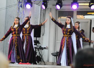 Spectacol aniversar Geamia Esmahan Sultan, Mangalia