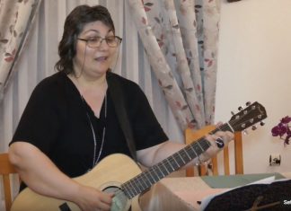 Seară de folk şi poezie la Tabara Prieteniei Literare “De amicitiae”. Invitat:Corina Ofelia Corpodean
