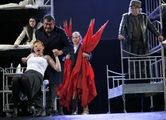 La Teatrul de Stat Constanţa, 2019 începe cu cea mai recentă premieră încadrată de două nunţi