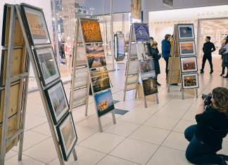 Vernisaj de fotografie pentru copiii cu autism