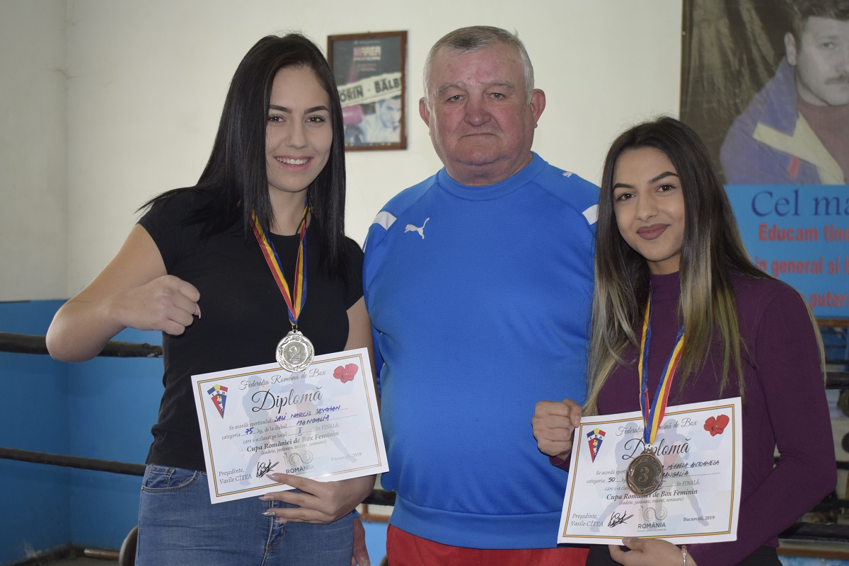 pugilistele si antrenorul