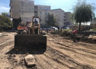 La Mangalia, au început lucrările de amenajare a parcărilor de reședință, pe locul fostelor garaje