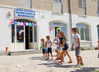 „Drumul unei foi… de carte”, atelier creativ organizat la Biblioteca Municipală Mangalia, de Ziua Cărții, a Bibliotecarului și a Drepturilor de Autor