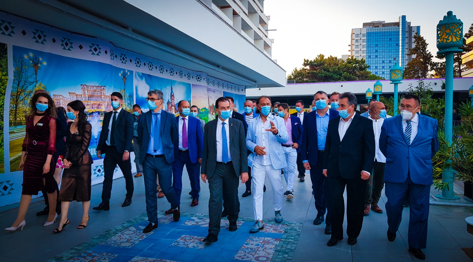 orban si cristian radu la inaugurarea hotelului panoramic