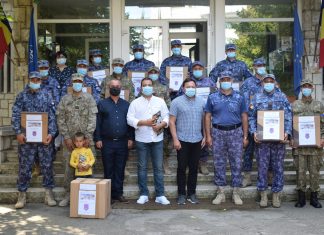 ”Fapte bune pentru un zâmbet de copil” – Asociația Camarazii a donat laptopuri și tablete unor copii ai personalului militar din garnizoana Mangalia