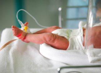 Bebeluș de 7 săptămâni, infectat cu Covid-19