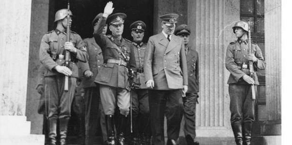 Aderarea României la Pactul Tripartit