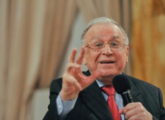 Deputaţii resping desfiinţarea Institutului Revoluţiei Române condus de Ion Iliescu