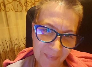 Profesoara din Cluj care predă online, deși are cancer în stadiul patru: Asta mă motivează. Uit de mine, de durere, de greață, de rău. Sunt acolo pentru elevi, asta am făcut o viață întreagă, e ceea ce iubesc