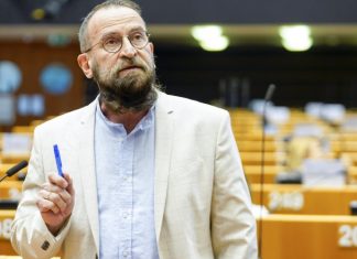 Europarlamentarul care a participat la orgia sexuală din Bruxelles este din Ungaria. A recunoscut și a demisionat