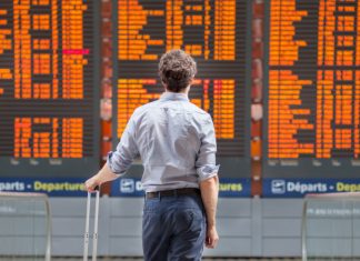 Zborurile din și către Marea Britanie se suspendă pentru două săptămâni, începând de luni seara