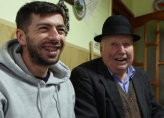 S-a stins din viață nea Sandu, îndrăgitul bunic din clipurile lui Mircea Bravo: „Mă simt de parcă mi-a murit iar bunicul”
