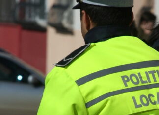 Doi minori, prinși de polițiștii locali după ce ar fi tâlhărit un bătrân