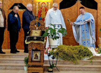 Biserica ”Adormirea Maicii Domnului” Neptun – Sfânta Liturghie în Duminica Floriilor