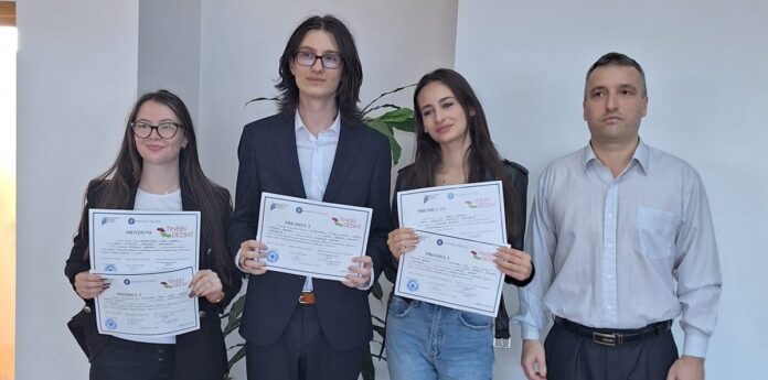 Natalia Opriș, Nicol Cotrumba și Andrei Prodan Liceul Callatis