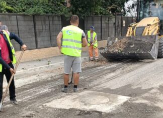 Continuă lucrările de asfaltare, pe străzile Mangaliei