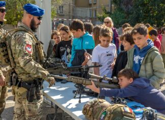 (video&foto) Elevii Școlii Gimnaziale ”Gala Galaction” Mangalia, față în față cu militarii Divizionului 64 Forțe Navale pentru Operatii Speciale