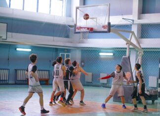 (video) MC Ball câștigă decisiv în meciul contra Iced București în Campionatul Național de Baschet U16 masculin