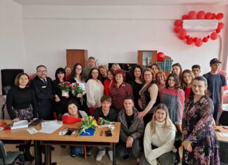 (video) „Poetul și cântăreața – povestea romantică a secolului XXI“, recital de poezie și jazz oferit elevilor Colegiului Economic Mangalia