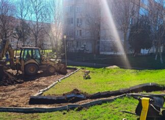 Primăria Mangalia amenajează un nou loc de joacă, destinat copiilor din Neptun